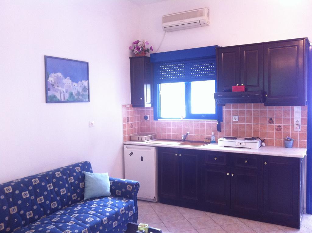 Melenio Studios Livadi  Room photo