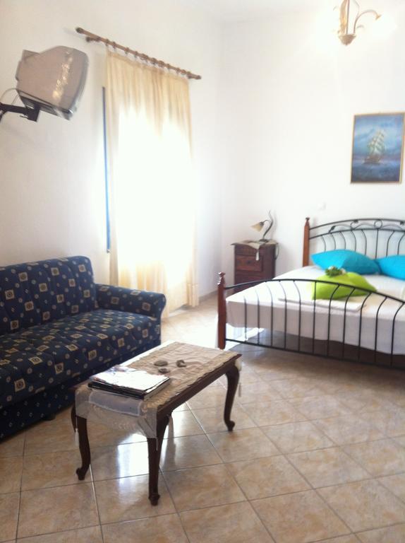 Melenio Studios Livadi  Room photo